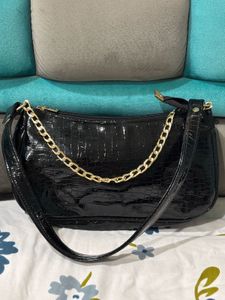 glossy black animal print shoulder back🌻