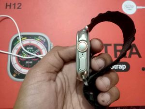 H12 Ultra Smart Watch