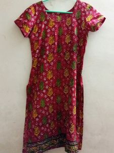 Kurta Dupatta & Salwar Set No flaws at all. In good condition.