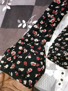 NEW BLACK SLIM TOP