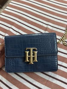 Tommy Hilfiger Original Women Sling/ Purse