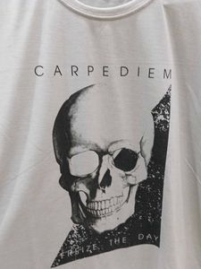 Carpe Diem Skull Graphic T-Shirt