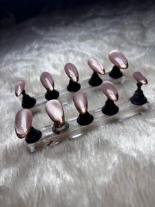 Mauve Press-On Nails w/ Gold Tip