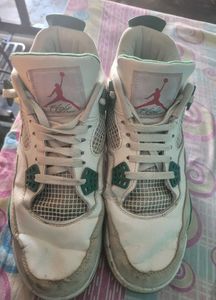 Air Jordan 4 Retro Sneakers