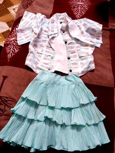 Cute Kids' Outfit: Striped Shirt & Tiered Skirt