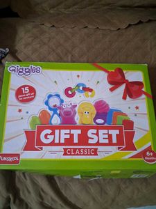 Giggles Gift Set Classic