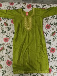 Elegant Green Embroidered Kurta