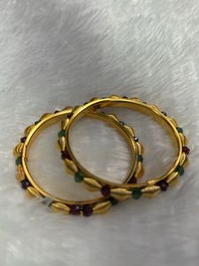 Gold Tone Bangle Set