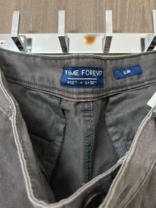 Men&#39;s Gray Chinos - Casual Comfort