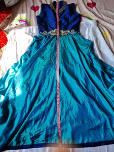 Dhamaka Offer🔥 Elegant Gown With Leggings
