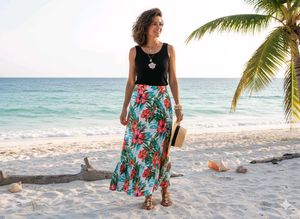Floral embroidery black Tank Top