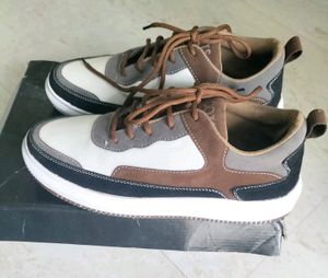 Boots And Beyond MENS SNEAKER.