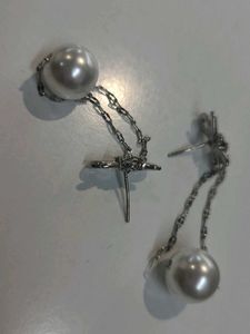 Pearl dangle earrings