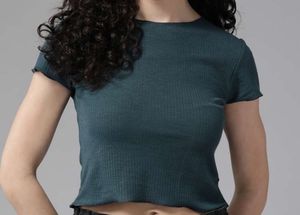 Roadster Women Fitted Crop Top