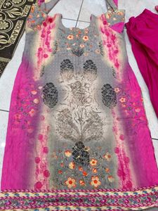 Pakistani Woolen Floral Kurta Set With Shawl