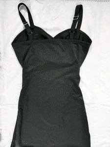 Black bodycon mini dress with waist cutout 🐈‍⬛✨