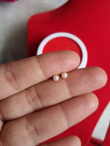 Beautiful New Pearl Desine Studs