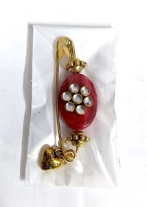 Red &amp; Gold Decorative Saree Pin
