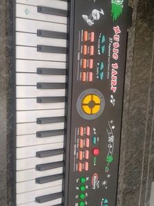 Electronic Keyboard With 37 Keys