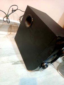 Takai Music System With Set Of 4 Speakers