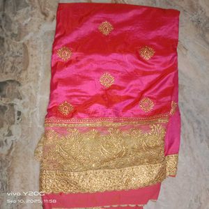 Pink 💕saree With Gold Design
