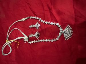 Shiny smooth necklace