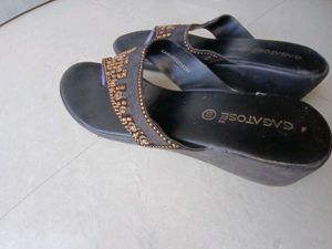 Stone Embroidery Chappal