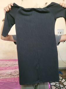 Black off shoulder bodycon dress
