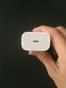 i am selling apple adopter original
