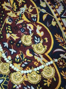 artificial jewellery like new
