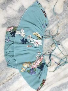 🌱Floral Off-Shoulder Crop Top