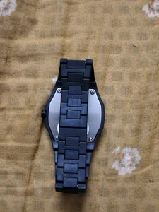 Black Arabian watch  and material: silicone