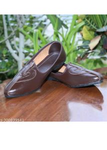 . Brown Juti Looking