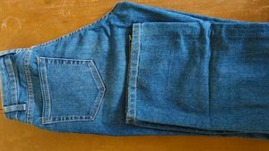 Classic Blue Denim Jeans with t-shirt