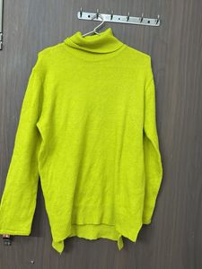 Vibrant Green Turtleneck Sweater for M &amp;