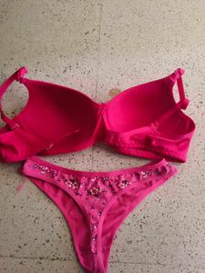 36b Padded Used Bra And Panty