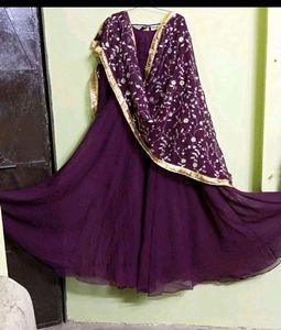 New/Unused Heavy Flared Embroidered Gown Set