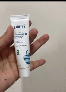 Plum Niacinamide Skincare Kit