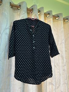 Set Of 2 Tops