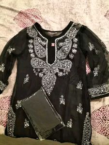 Hand emboidered lucknowi chikankari gala booti mir