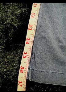Levi’s Men’s Solid Slim Fit Trousers  || Colour -
