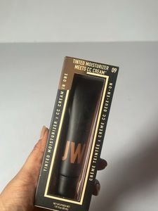 JW Tinted Moisturizer  (Korean)