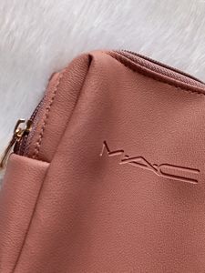 Mac Pouch ♥️💕