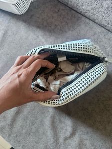 Guess Los Angeles Pouch