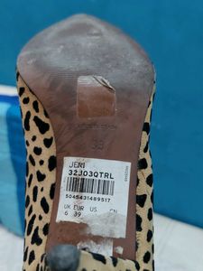 Chic Animal Print Heels