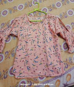 🌸 Elegant Pink Floral Flared Sleeve Top