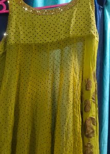 Full Flur Round Neck Top