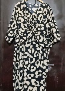 Black & Cream Chic Print V-Neck Midi Dress For 46