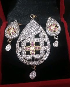 New A.d. Stone Pendal Set