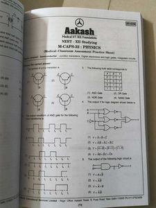 Aakash M-CAPS Class XI &amp; XII - Medical Entrance Pr